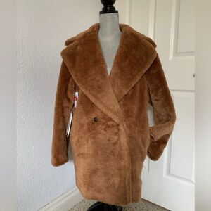 Aritzia Babaton The Teddy Coat Short Women’s 2 Small/Medium